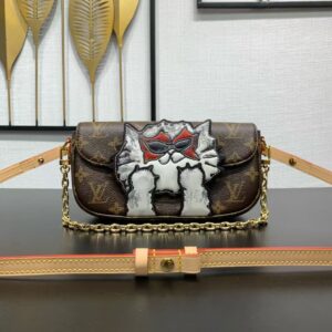 Louis Vuitton Wallet On Chain Ivy Bag from the Travels With Grace Coddington Collection