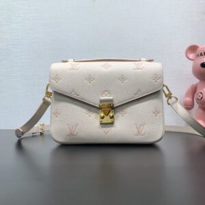Louis Vuitton Pochette Métis MM Crossbody Bag