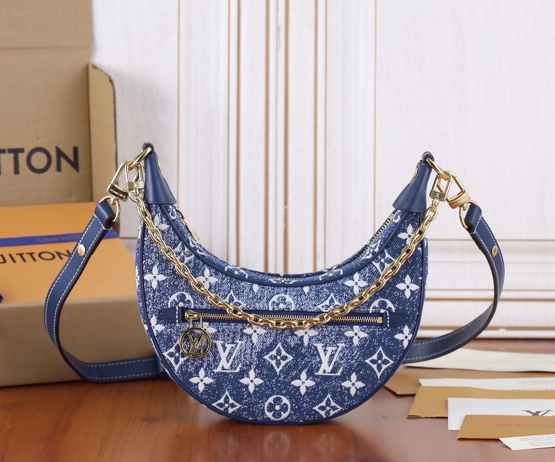 Louis Vuitton Loop Bag M81166