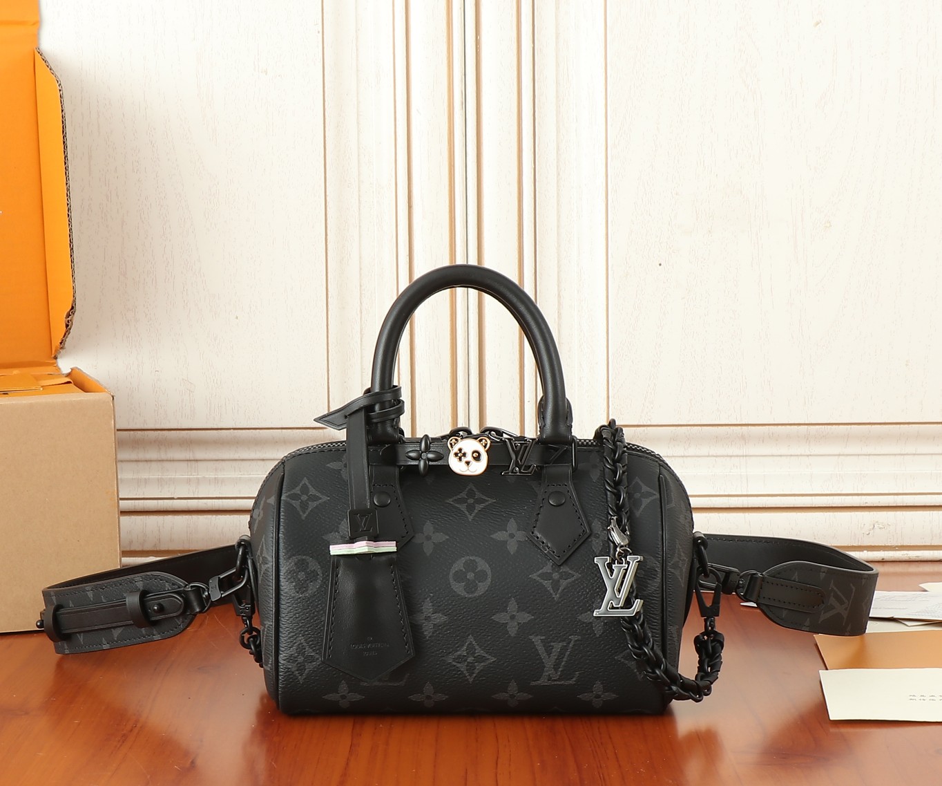 Speedy 18 Handbag, Model M24606