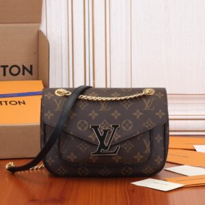 Louis Vuitton Chain Bag M45592