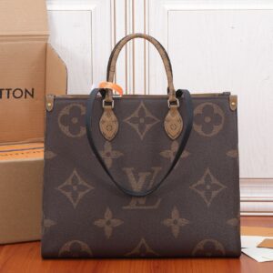 Louis Vuitton Onthego Tote Bag in Monogram Giant Canvas