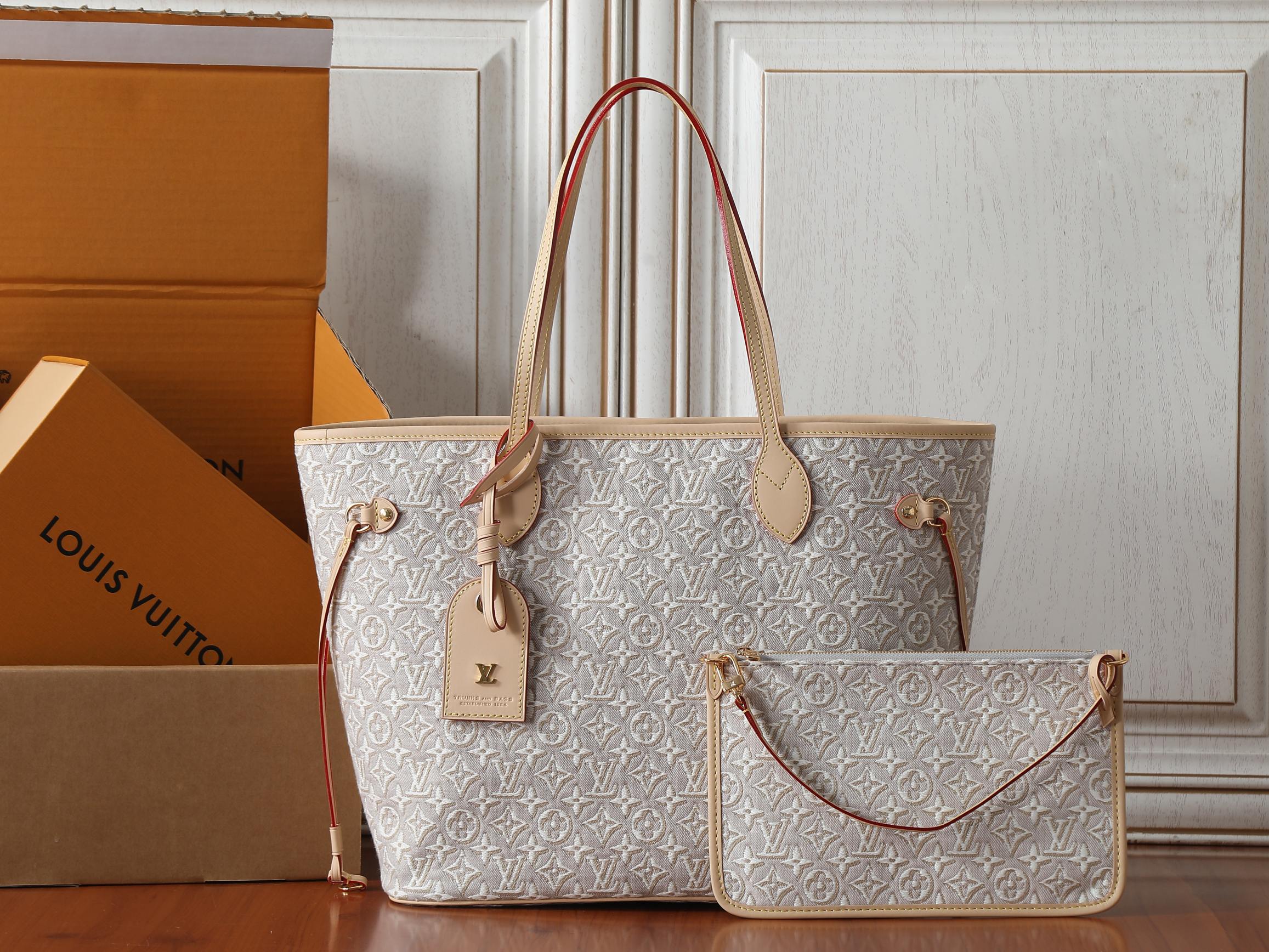 Louis Vuitton Neverfull MM Monogram Emblème Peuplier Tote Bag