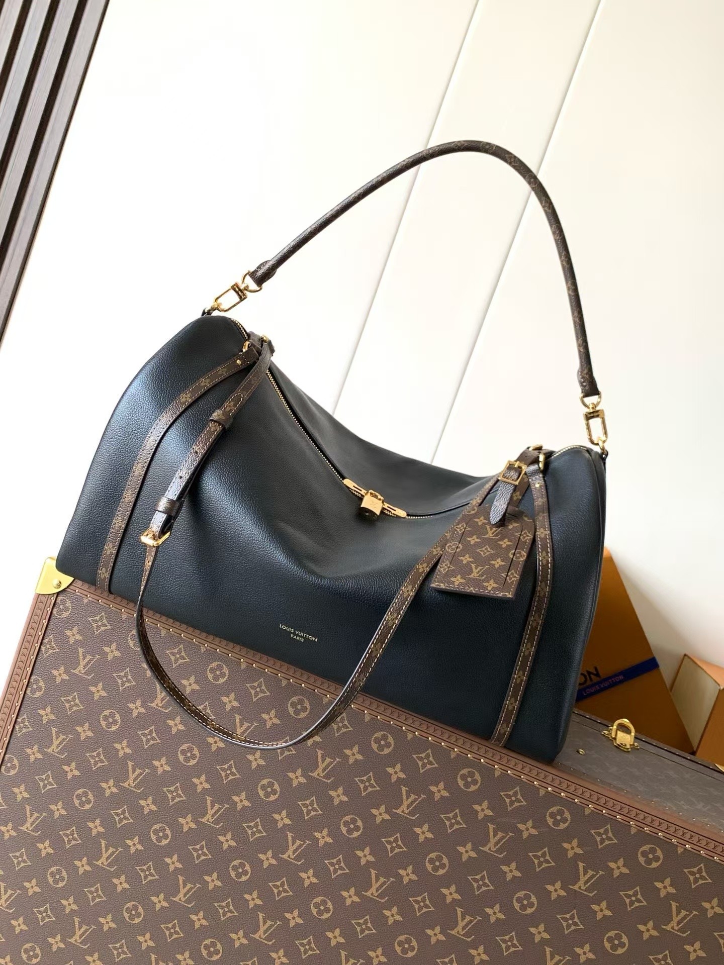 Louis Vuitton Express Travel Keepall Large Bag M26037