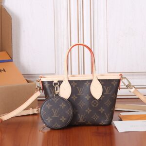 Structured Handbag with Adjustable Shoulder Strap