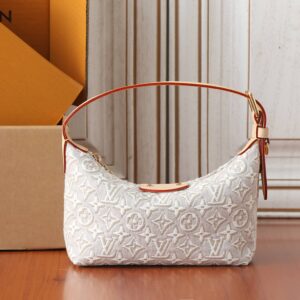Pochette Hills Handbag with Monogram Emblème