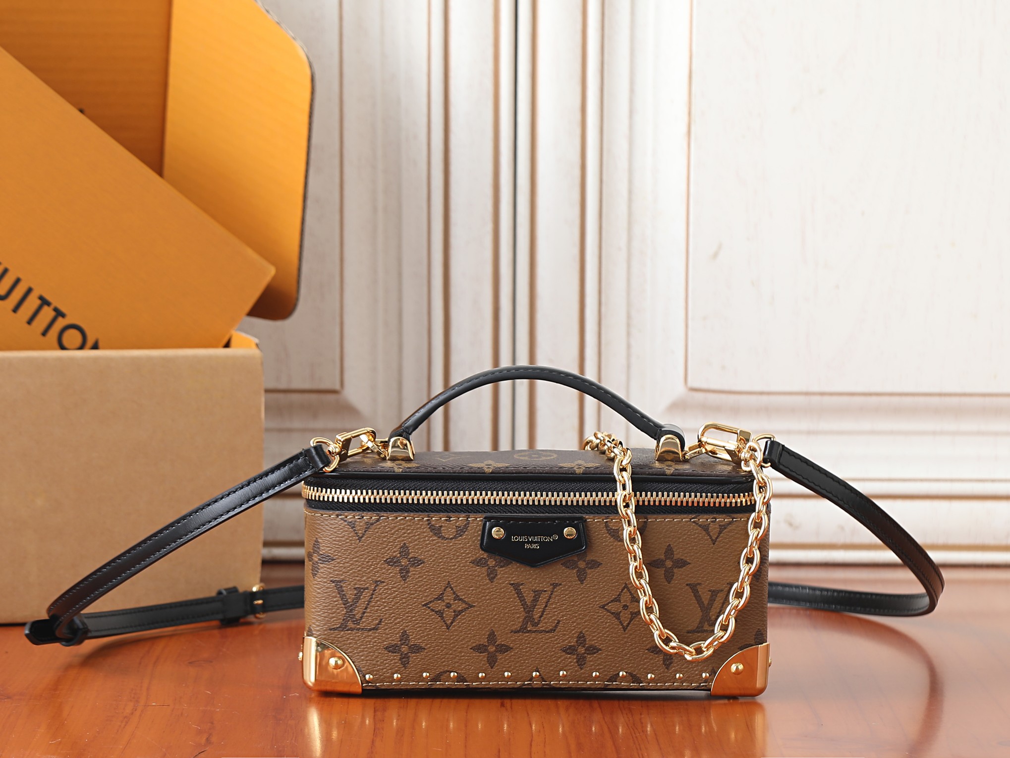 Louis Vuitton Vanity Pouch in Monogram Reverse Canvas, M29548