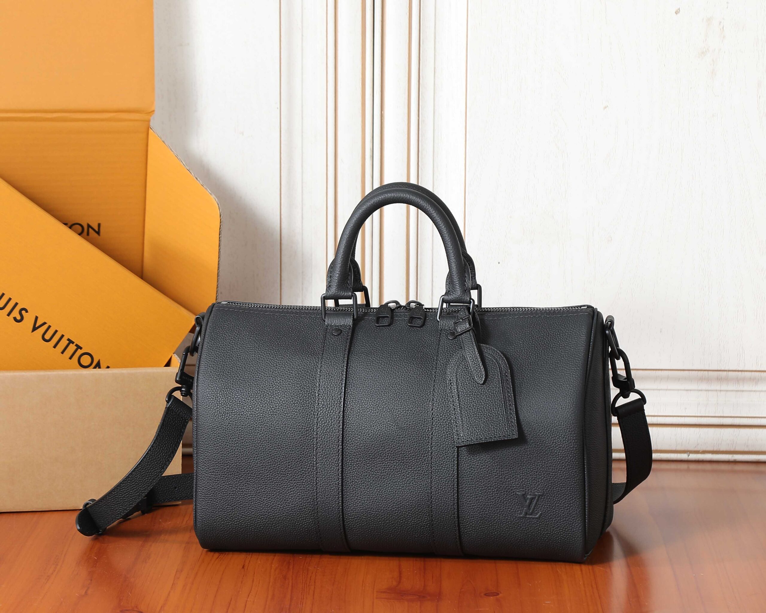Louis Vuitton Keepall Bandoulière 35 Leather Travel Bag