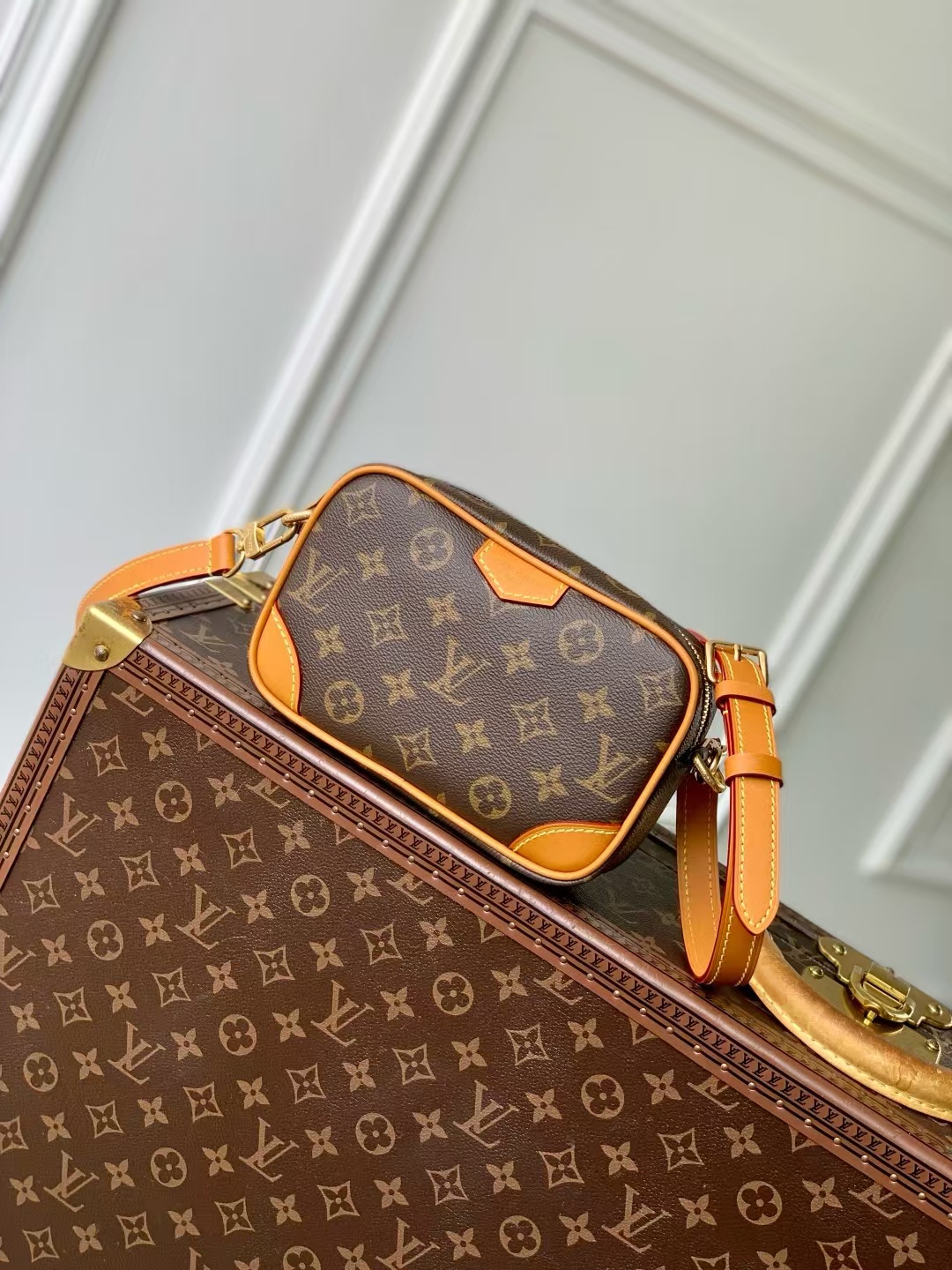 Louis Vuitton Trocadéro Mini Shoulder Bag M14058