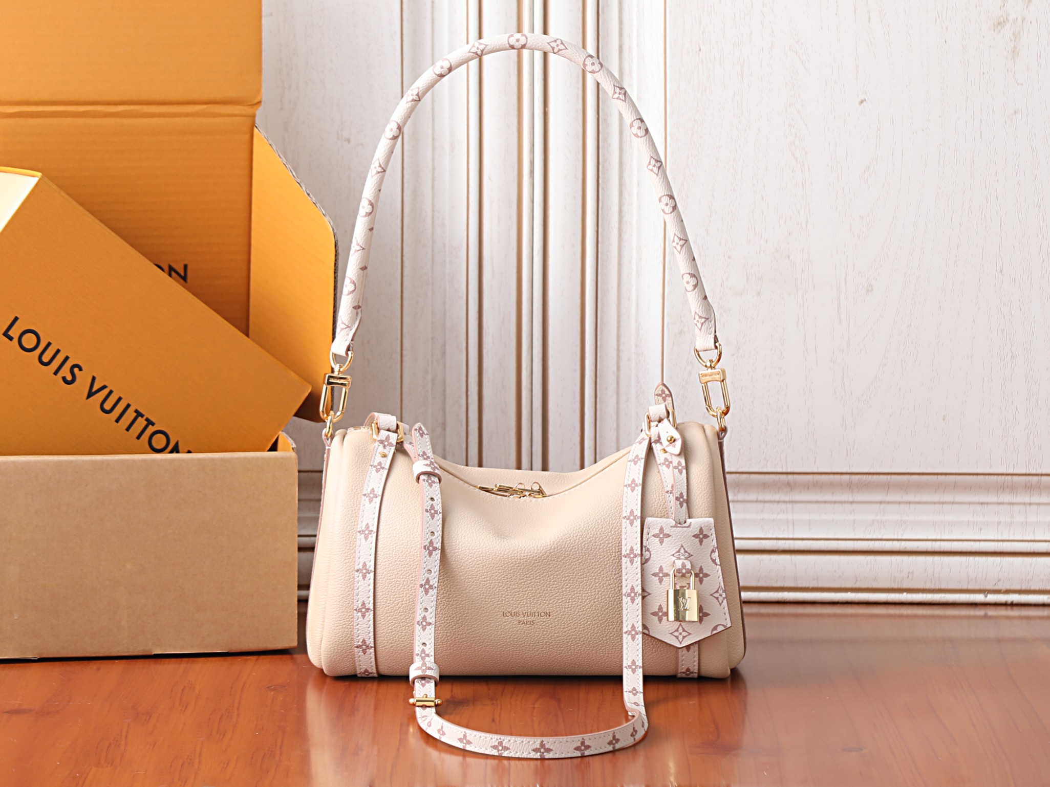 Louis Vuitton Express PM Handbag M2A393