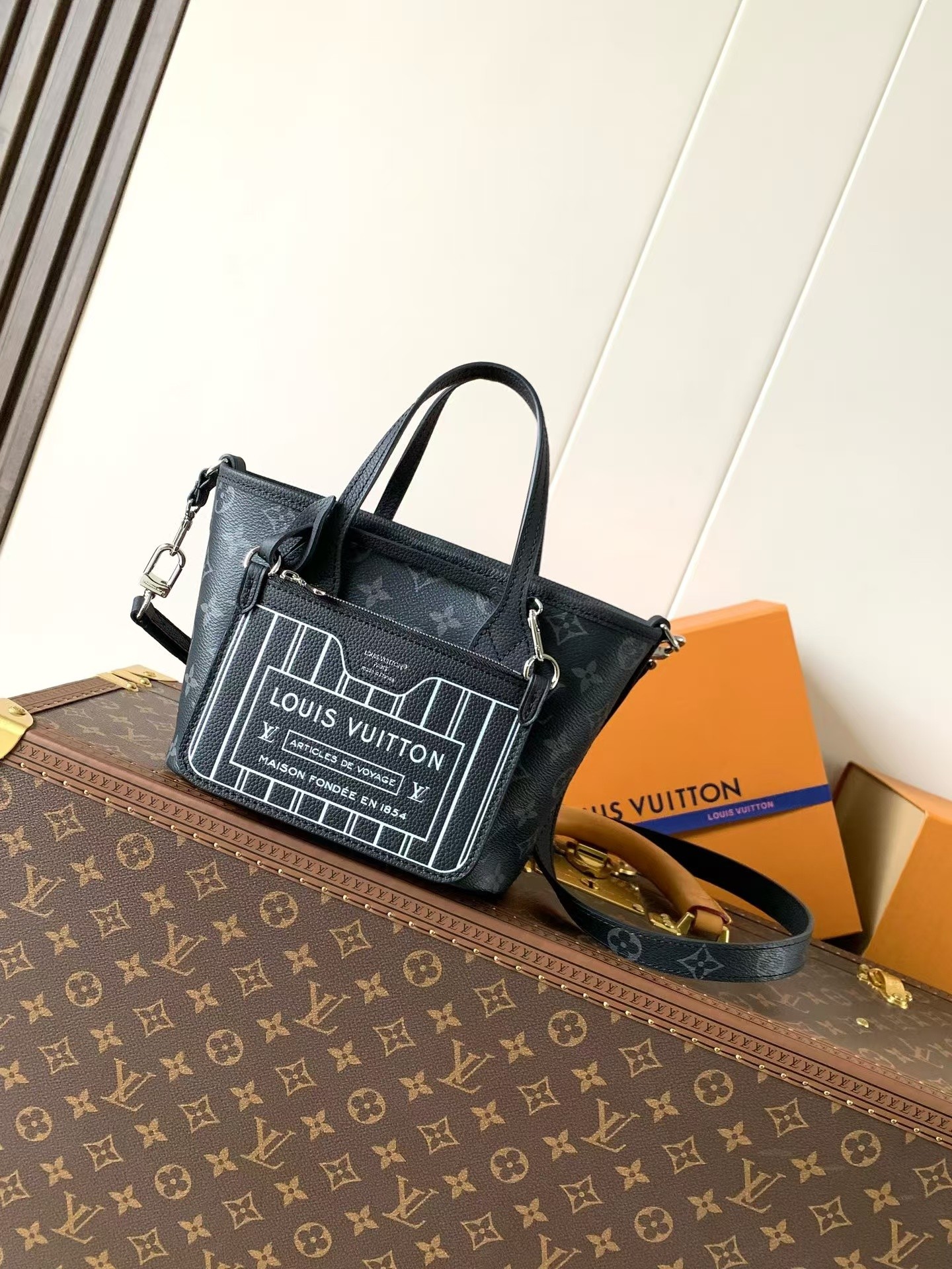 Louis Vuitton Ski Neverfull Bandouliere Inside Out BB M15210