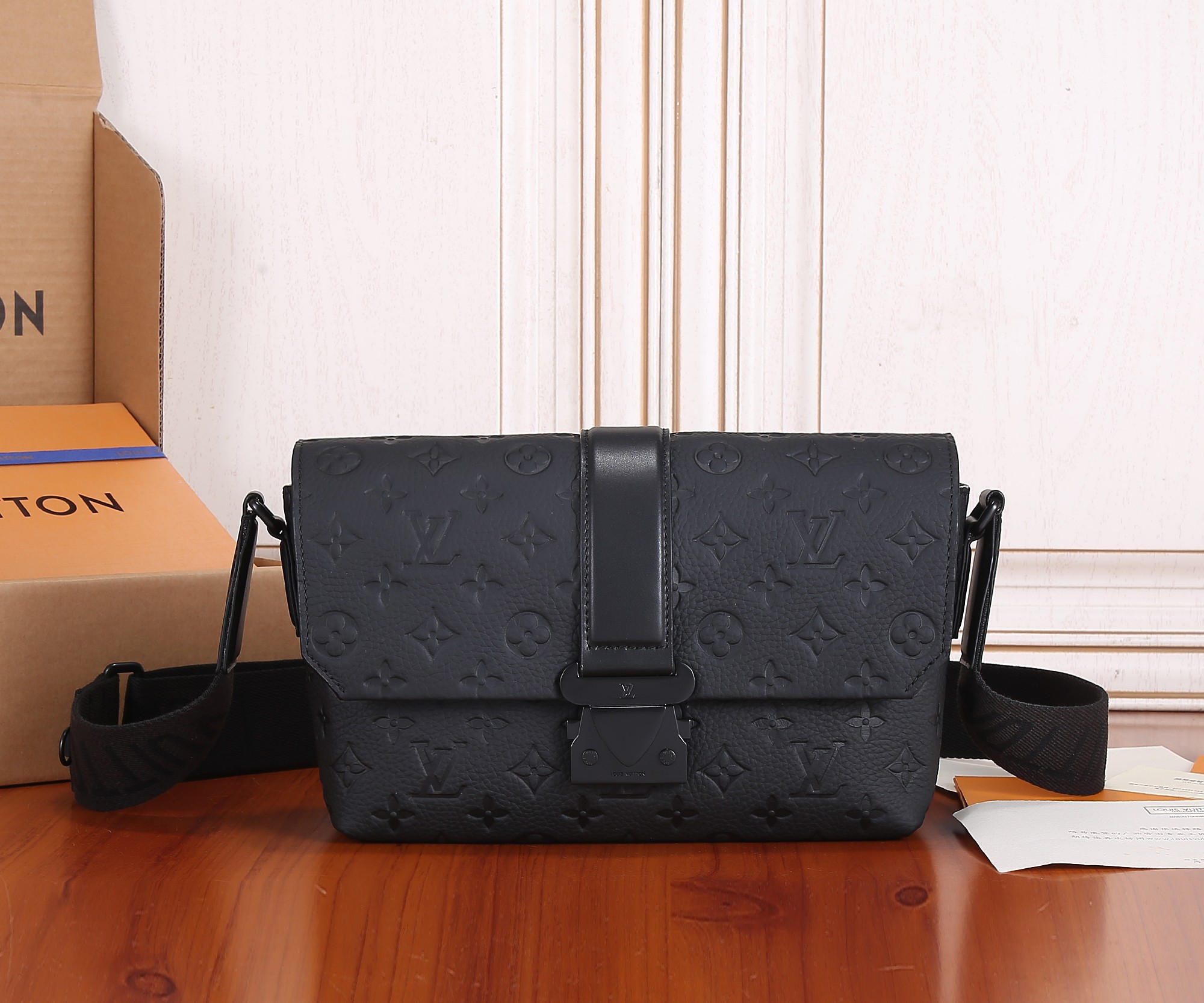 Louis Vuitton S-Cape Messenger Bag M23741
