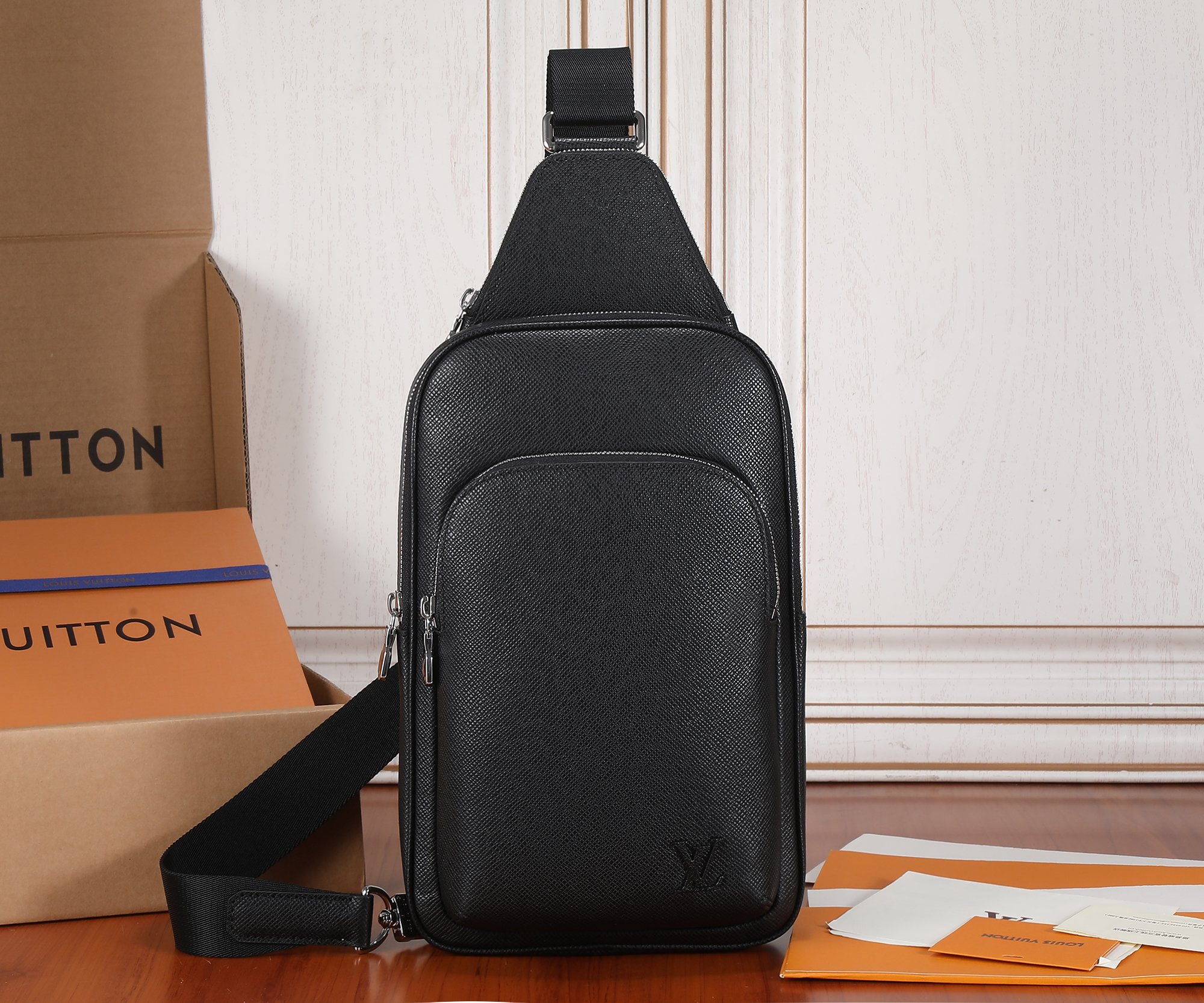 Avenue Taiga Leather Shoulder Bag M30863