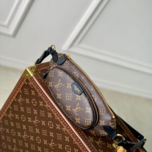 Louis Vuitton Monogram Belt Bag M14806