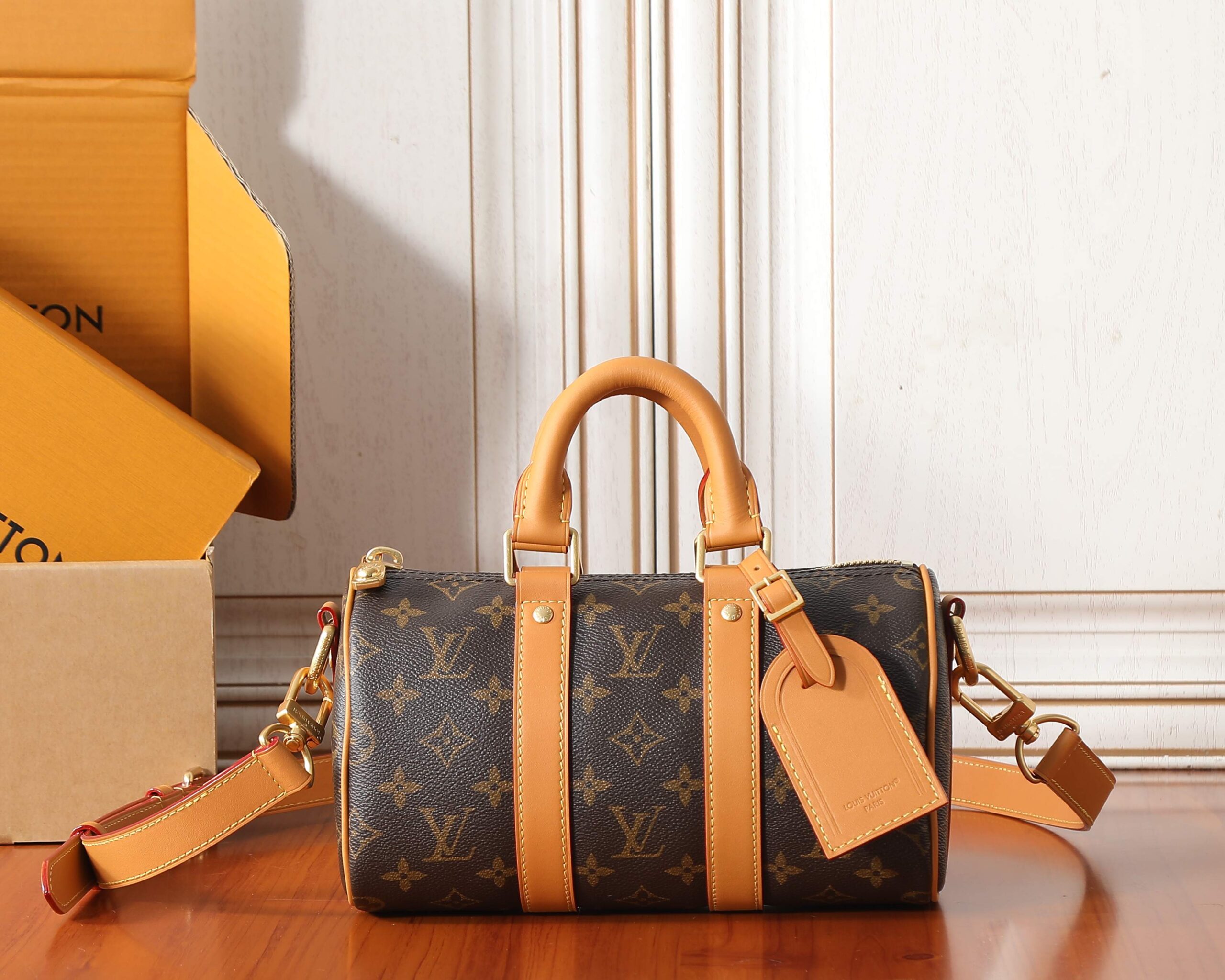 Louis Vuitton Keepall Bandoulière 25 Shoulder Bag M28957
