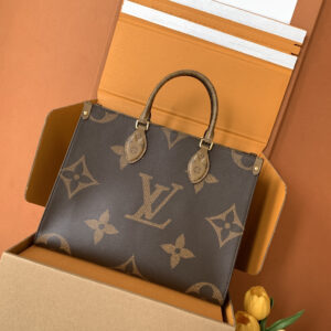Louis Vuitton Onthego MM Leather Tote Bag