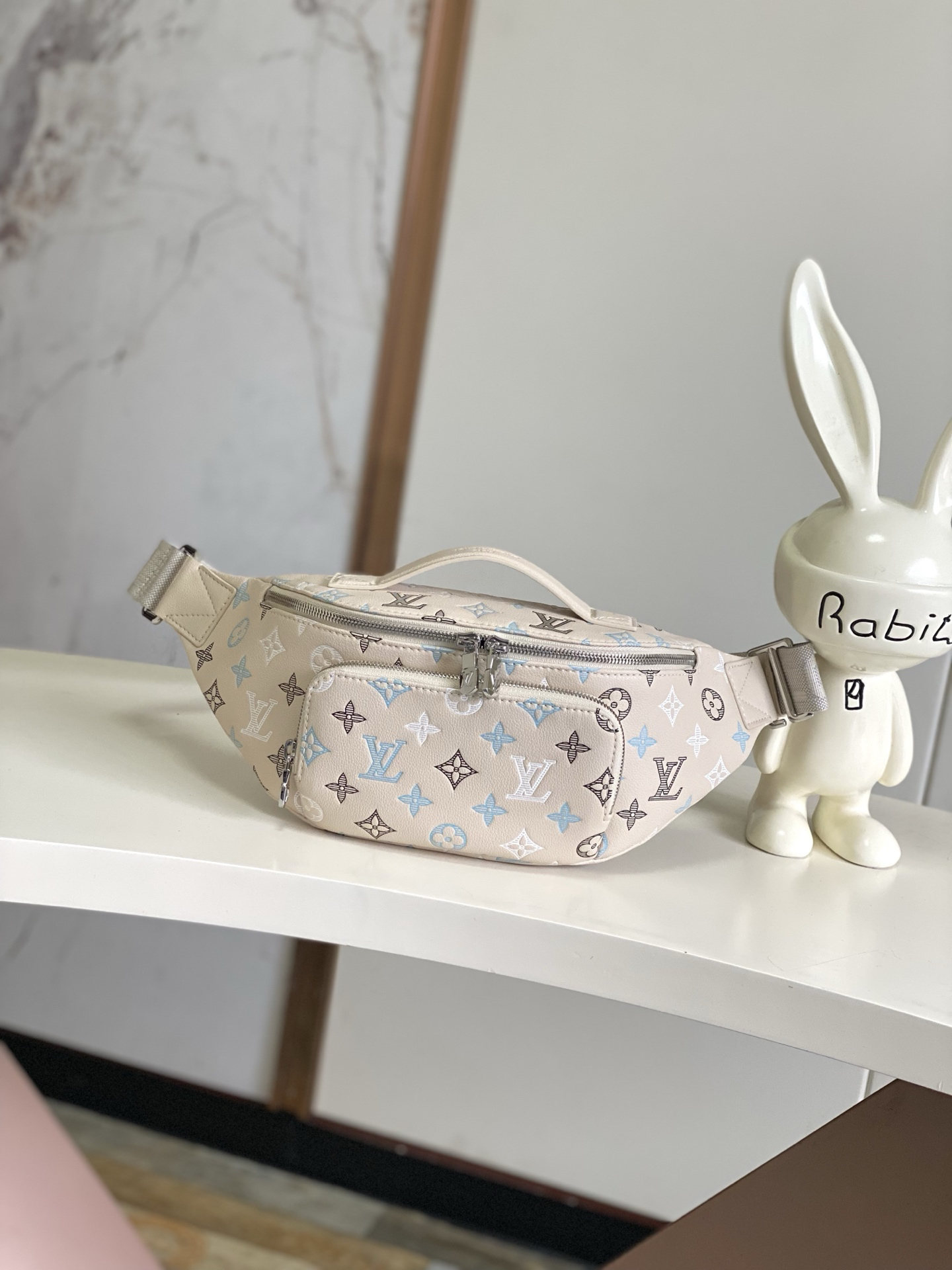Louis Vuitton Rush Belt Bag M28619 White