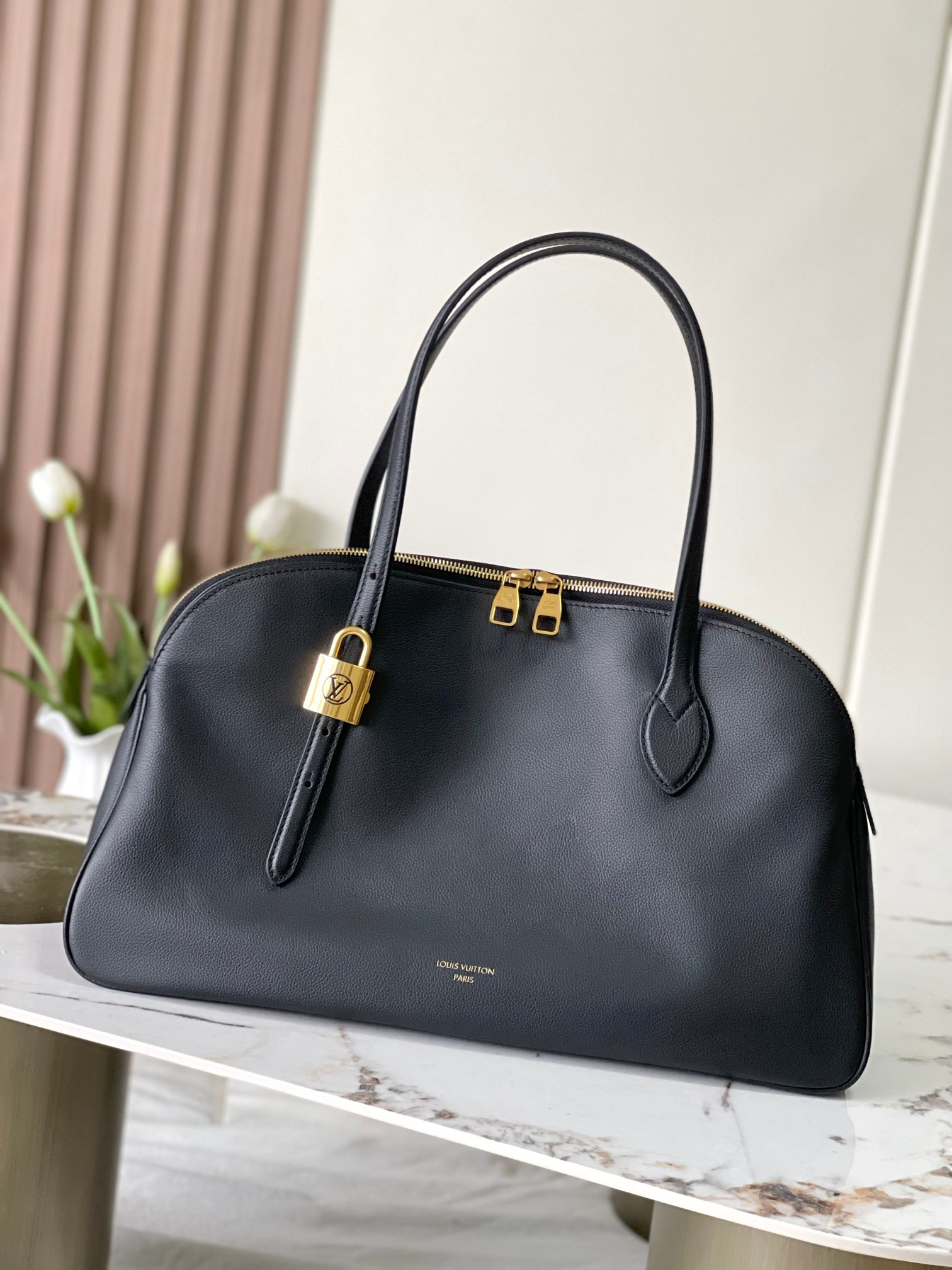 Low Key Double-Layer Leather Handbag M26257/M26688