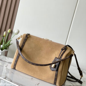 Express Medium Handbag in Apricot