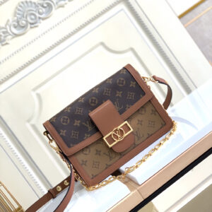 Louis Vuitton Dauphine Crossbody Bag M44391