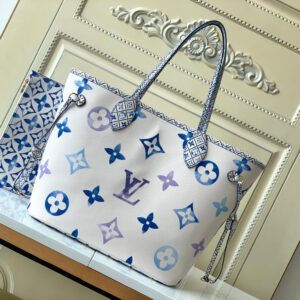 Louis Vuitton Neverfull Tote Bag with Detachable Zipper Pouch