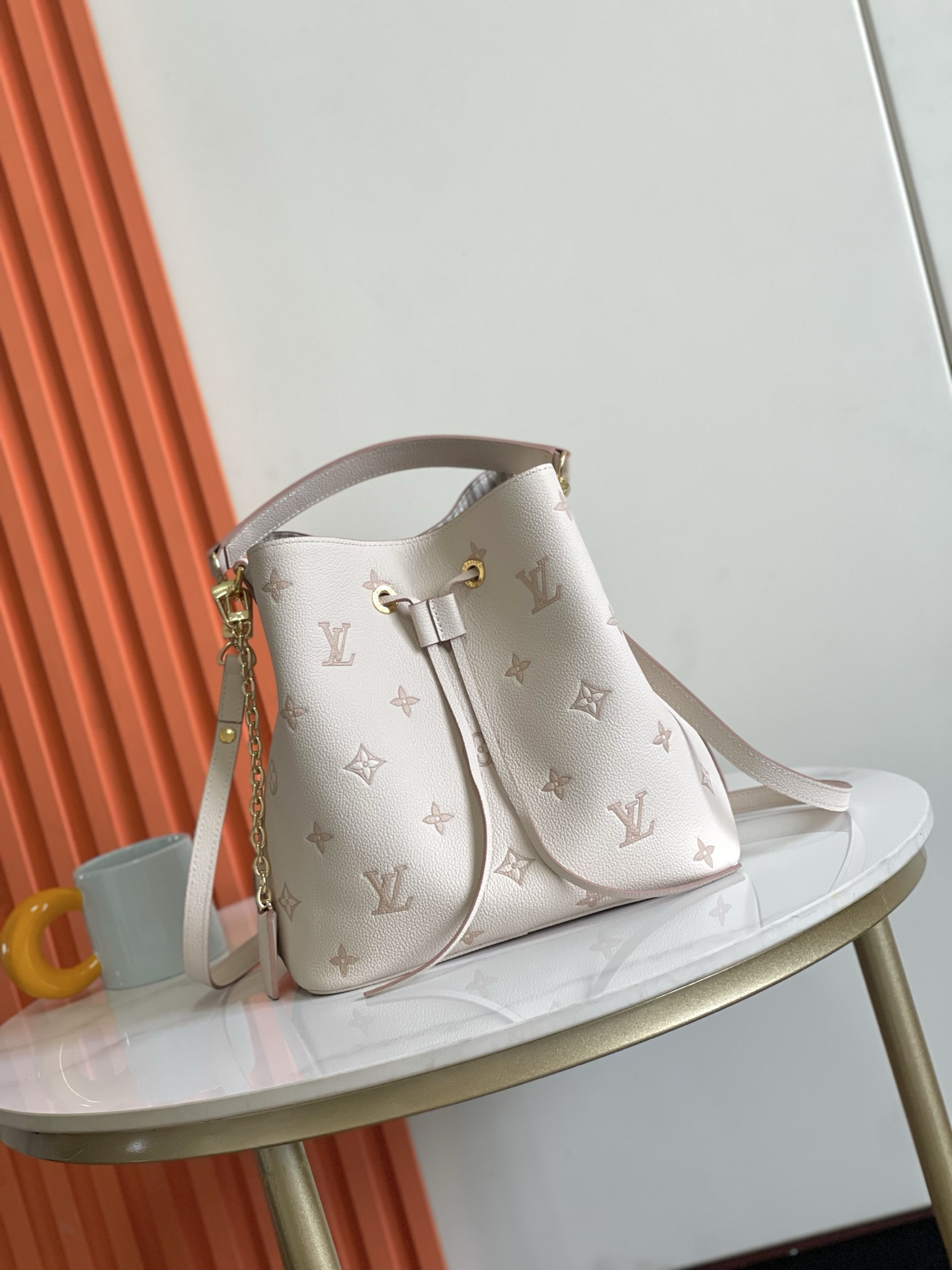 Louis Vuitton NéoNoé Medium Shoulder Bag