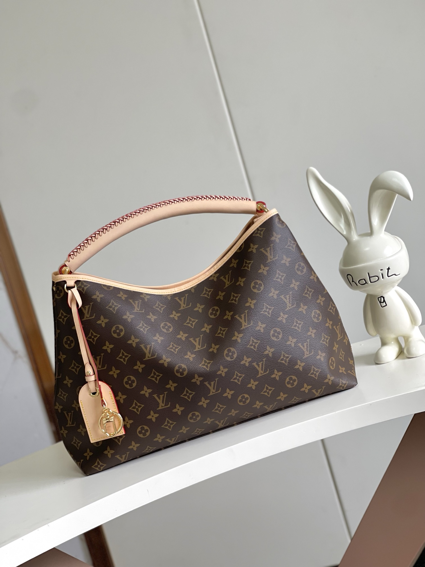 Louis Vuitton Artsy Tote Bag M25877