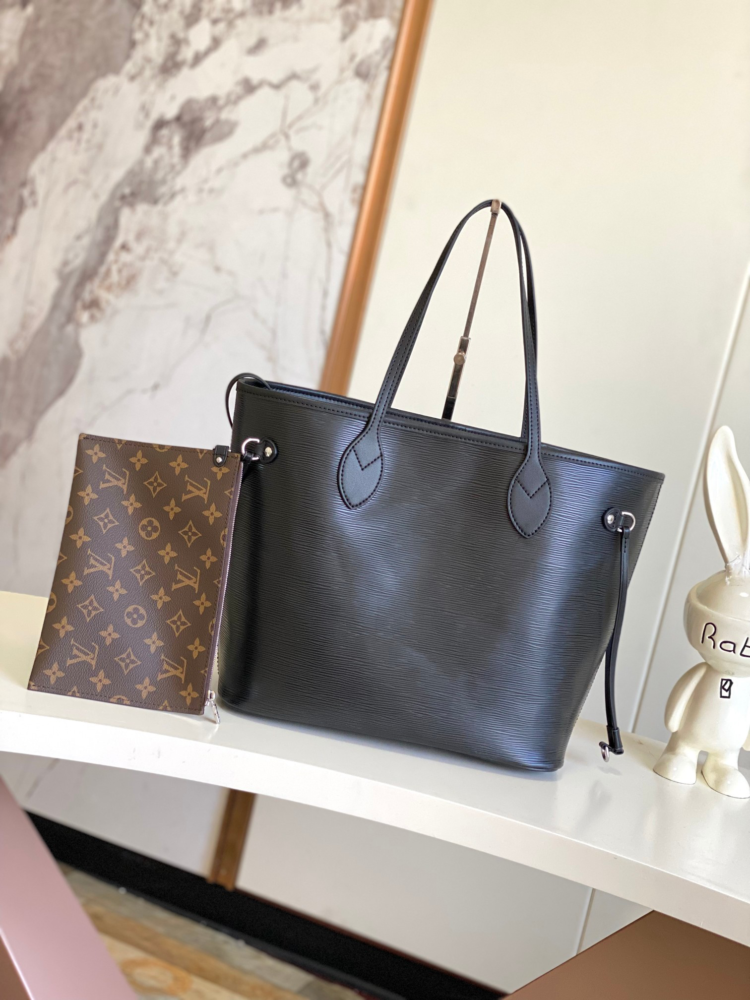 Louis Vuitton Neverfull Medium Tote Bag in Black Epi Leather