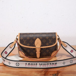 Louis Vuitton Diane Crossbody Bag M45985