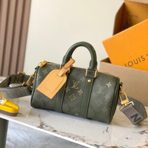 Louis Vuitton Keepall Bandoulière 25 Leather Travel Bag