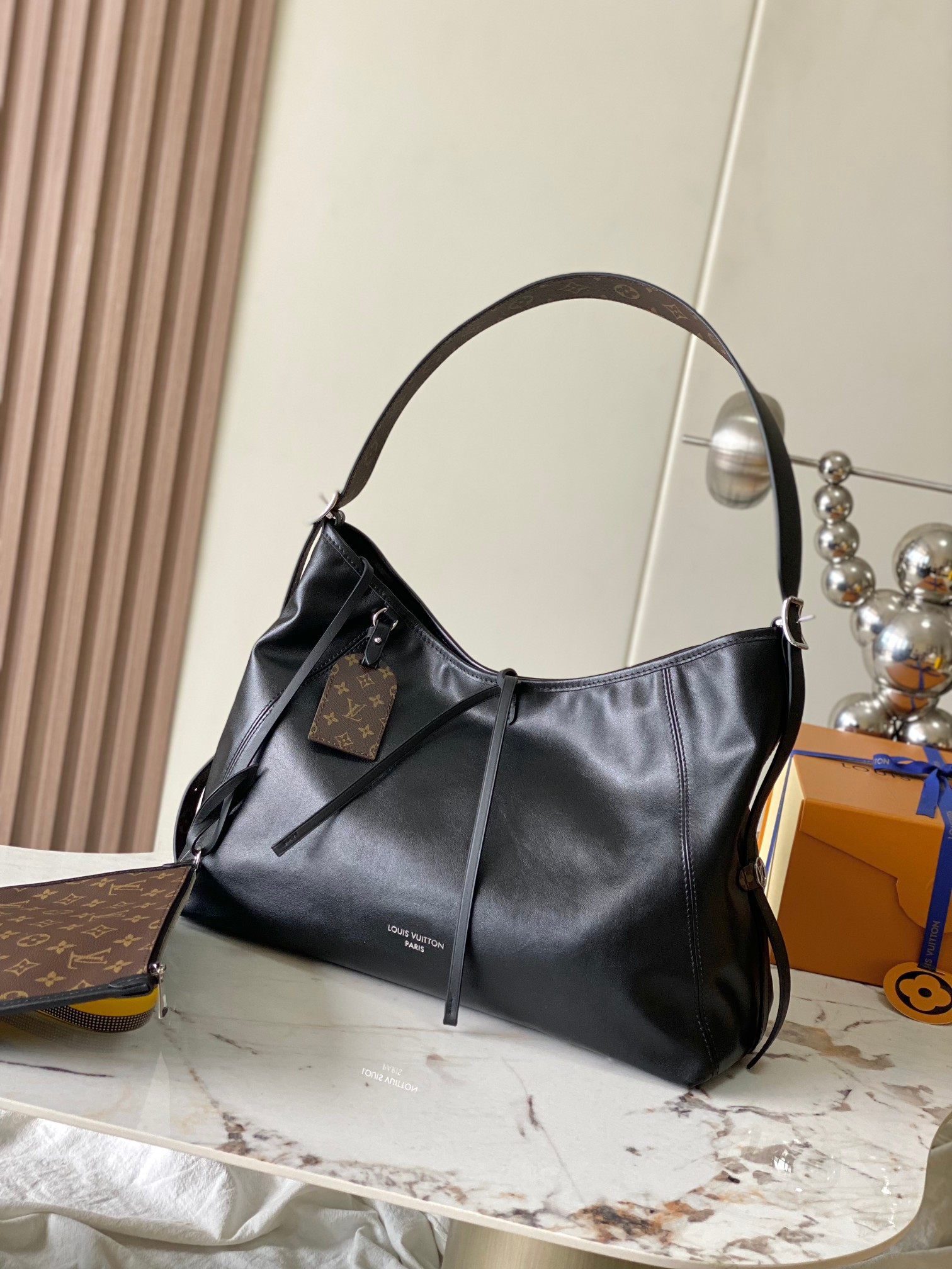 Carryall Dark Medium Handbag