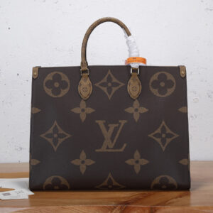 Louis Vuitton Onthego Tote Bag in Monogram Giant Canvas