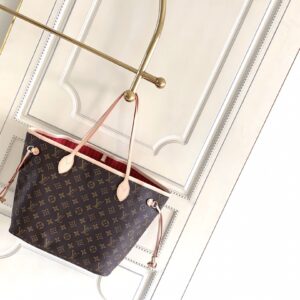Louis Vuitton Neverfull Medium Tote Bag with Detachable Zipper Pouch