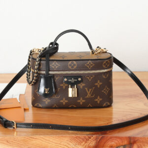 Louis Vuitton Vanity Chain Handbag M47125