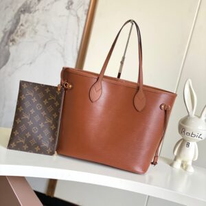 Louis Vuitton Neverfull MM Tote Bag in Epi Leather