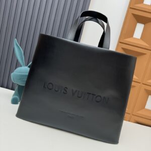 Louis Vuitton M24457 Medium Handbag