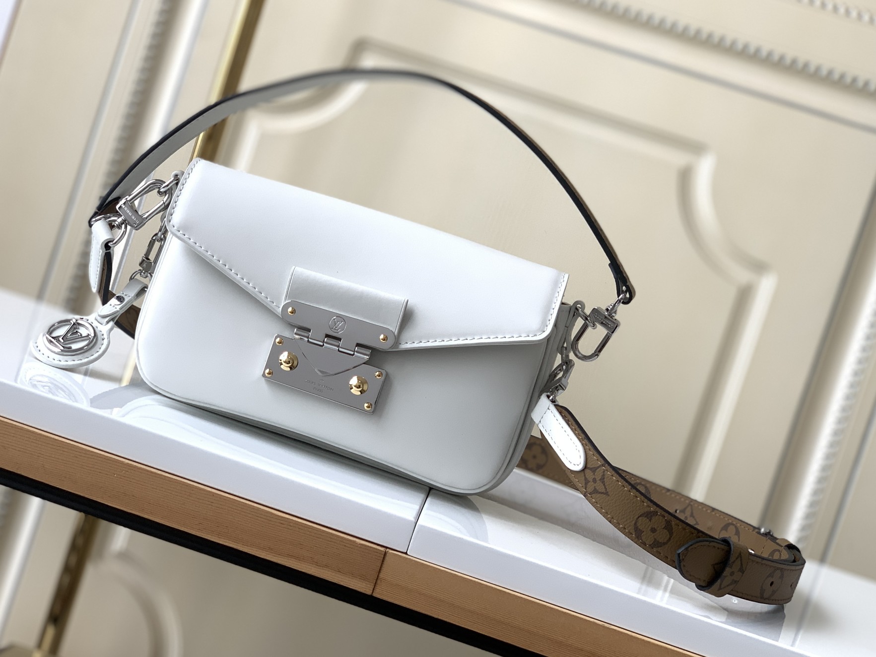 Swing Leather Crossbody Handbag