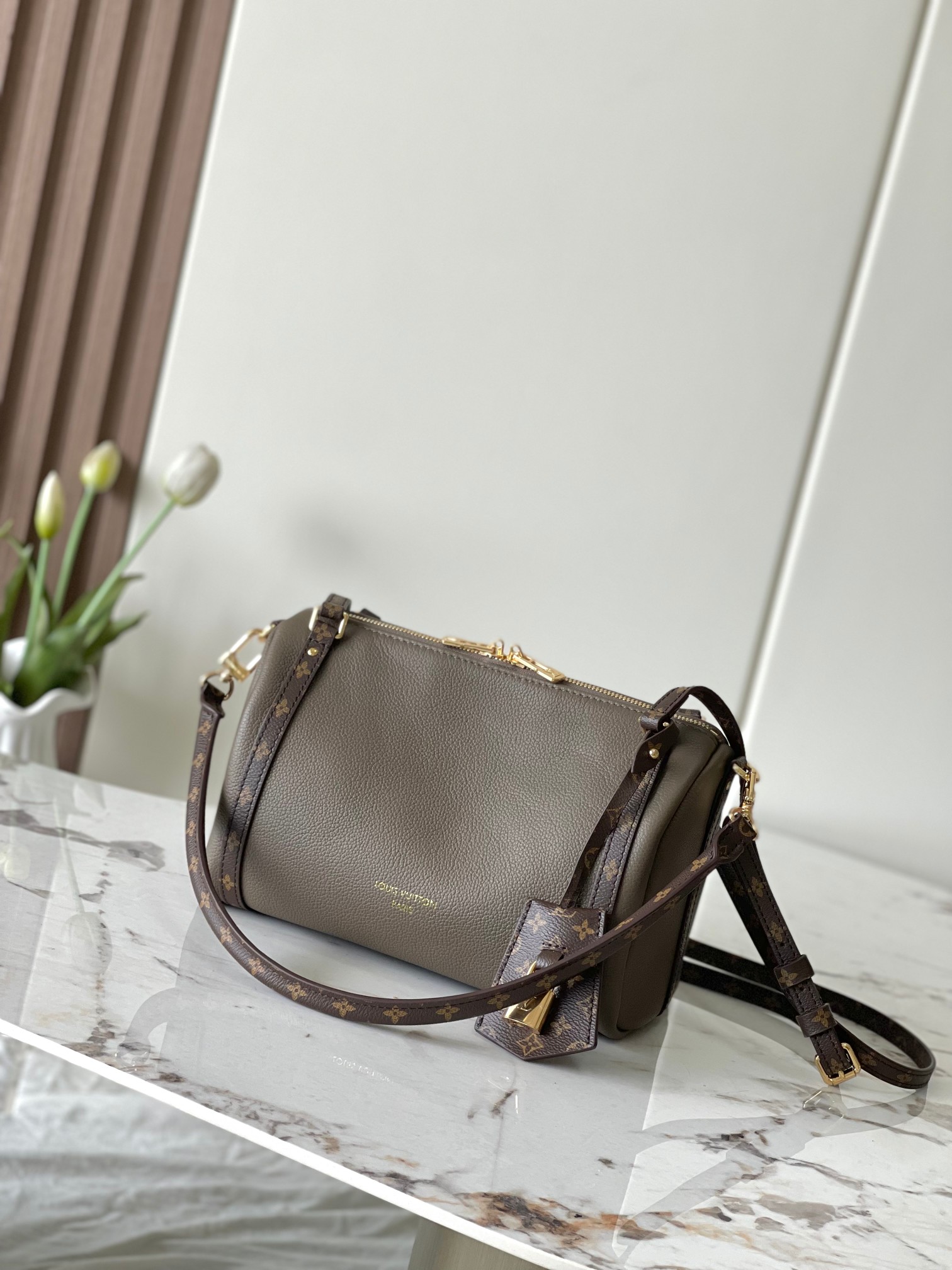 M26360 Gray Small Leather Handbag