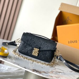 Louis Vuitton Pochette Metis East West Handbag