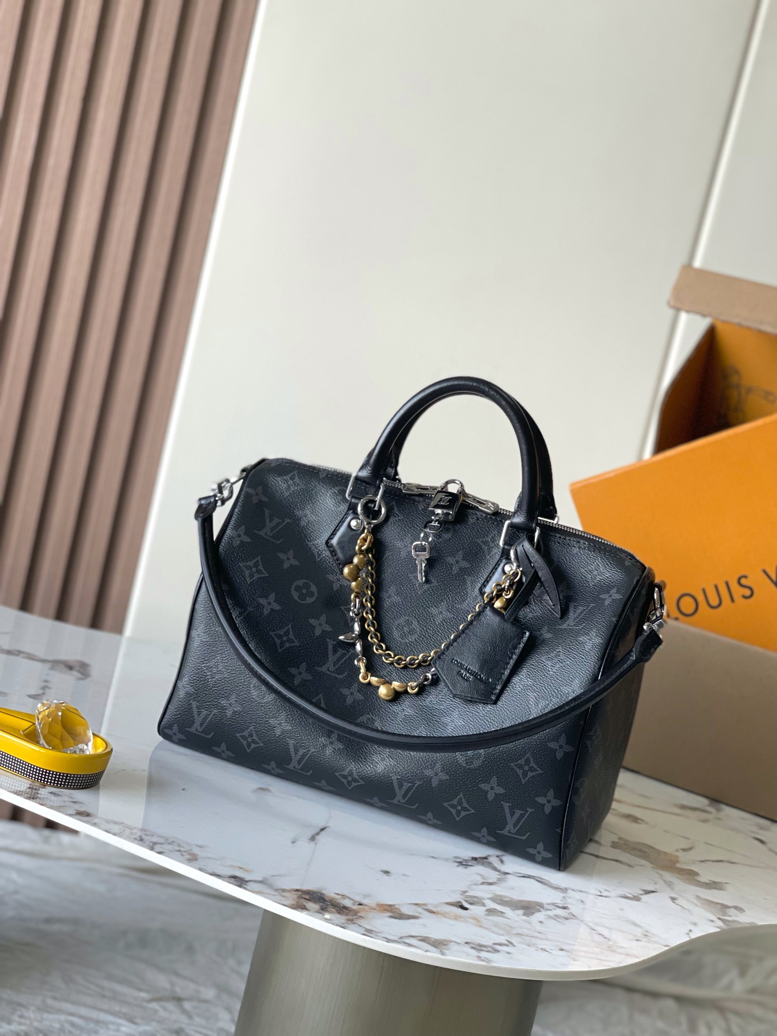 Louis Vuitton Speedy Soft 30 Handbag M15102