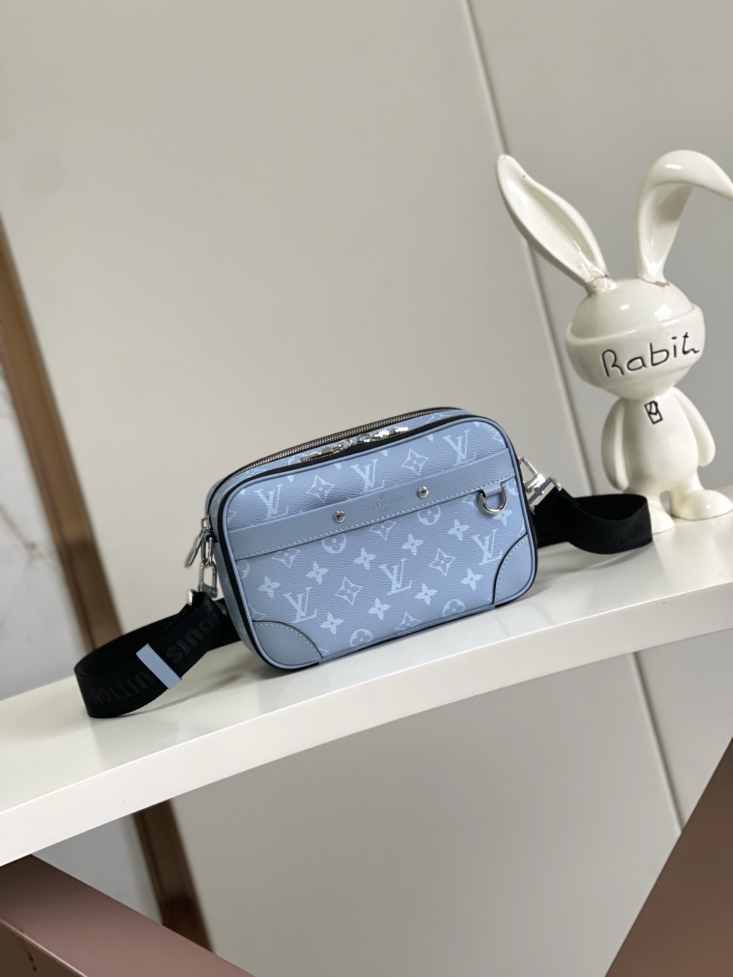 Louis Vuitton Alpha Messenger Bag M14073 / M46955