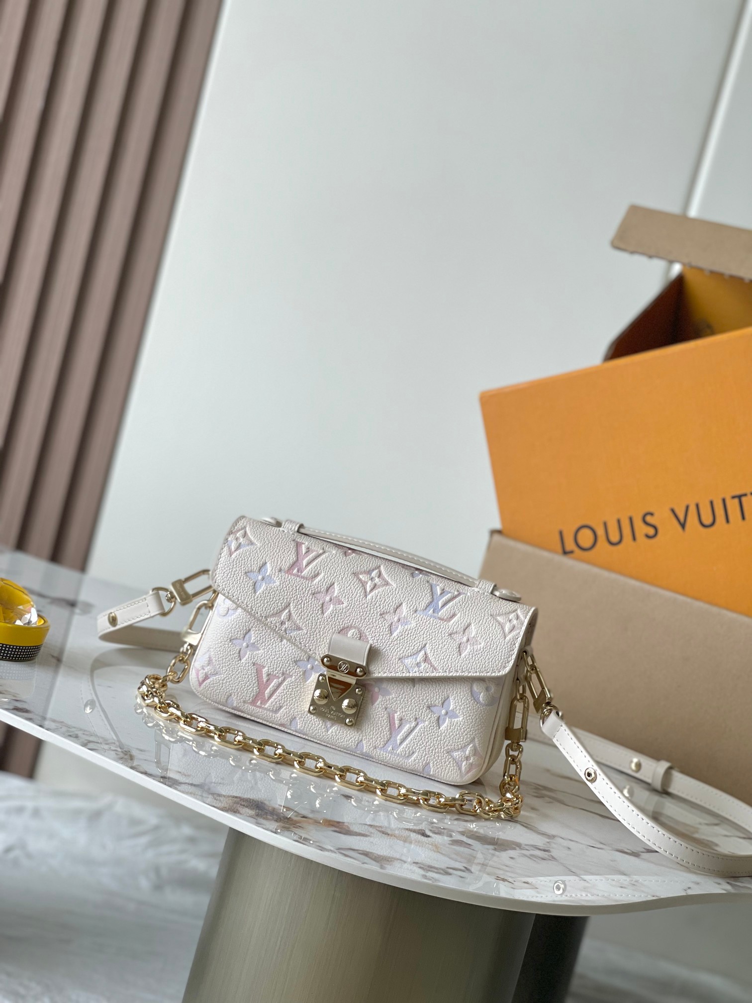 Louis Vuitton Pochette Métis East West Handbag