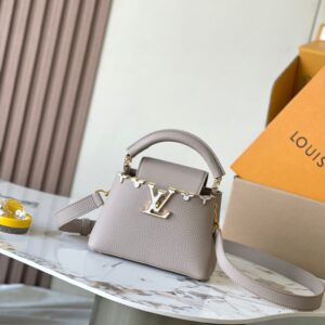 Capucines Mini Leather Crossbody Bag