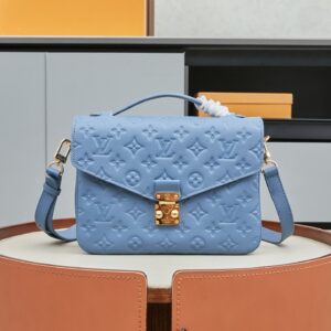 Louis Vuitton Pochette Métis Handbag in Blue