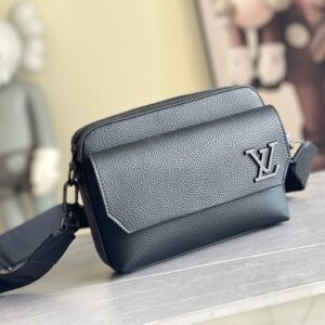 Louis Vuitton Fastline Messenger Bag M22482