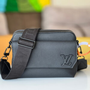 FASTLINE Messenger Bag M22482 in Khaki