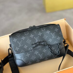 Louis Vuitton Steamer Messenger Bag M46795 in Black Pattern