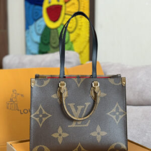 Louis Vuitton Onthego MM Monogram Canvas Handbag