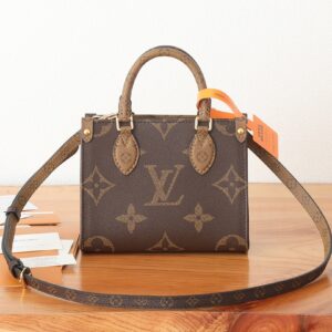 Louis Vuitton OnTheGo Tote Bag in Monogram Canvas
