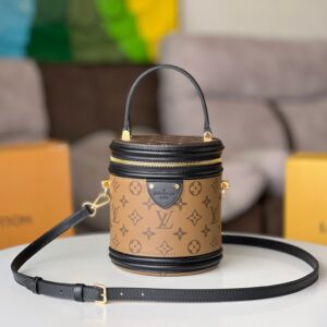 Louis Vuitton Petit Noé Bucket Handbag